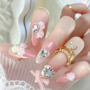 Large Faceted Heart Crystal Charm Detail on Press On Nail