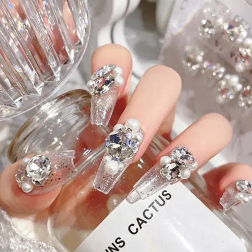 24 Piece Influencer Bling Nails On Hand – Pure Girl Rhinestone Look